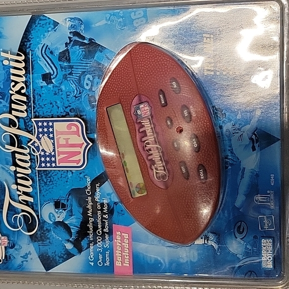 Plat football electronic hand-Held game trivial pursuit NFL vidéo game console - Picture 2 of 5